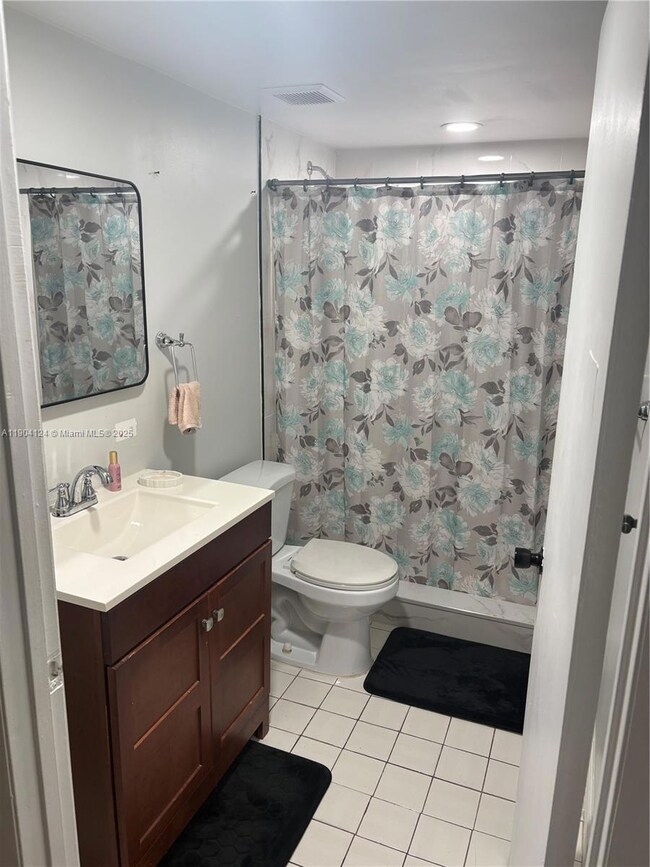 10090 NW 80th Ct unit 1340, Hialeah Gardens, FL 33016 - photo 4