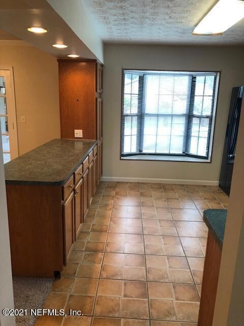 4642 Twelve Oaks Ct, Jacksonville, FL 32210 - photo 6