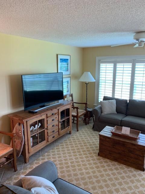 C1300 living room toward sofa