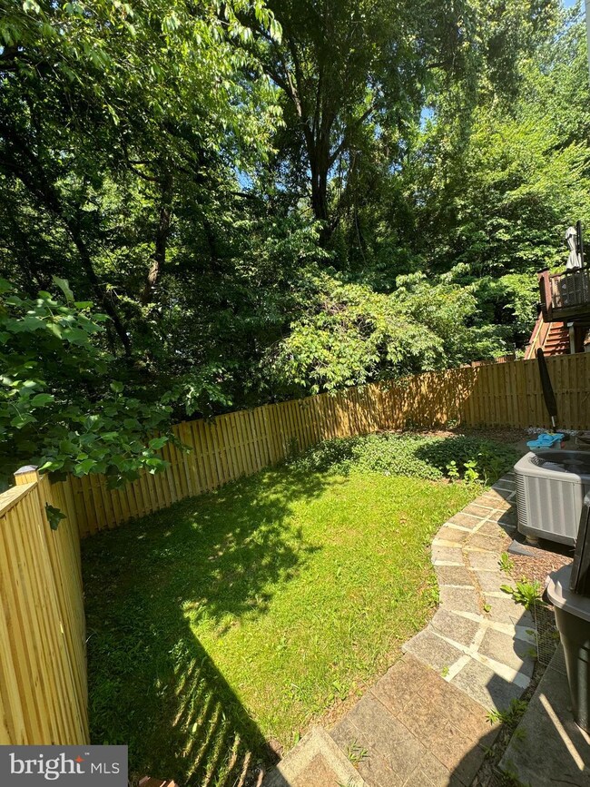 3070 Southern Elm Ct, Fairfax, VA 22031 - photo 3