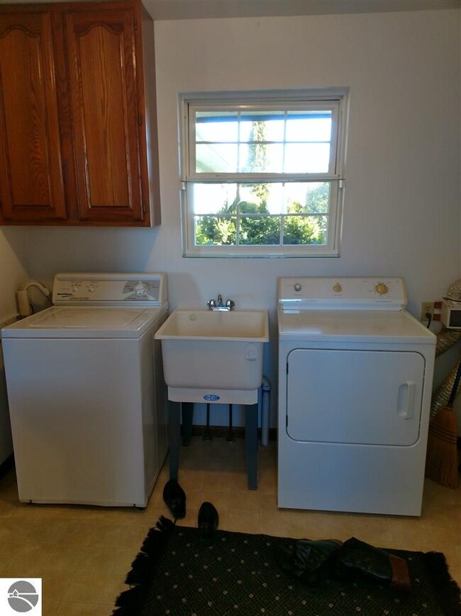 2531 N Williams Rd, Twining, MI 48766 - photo 4