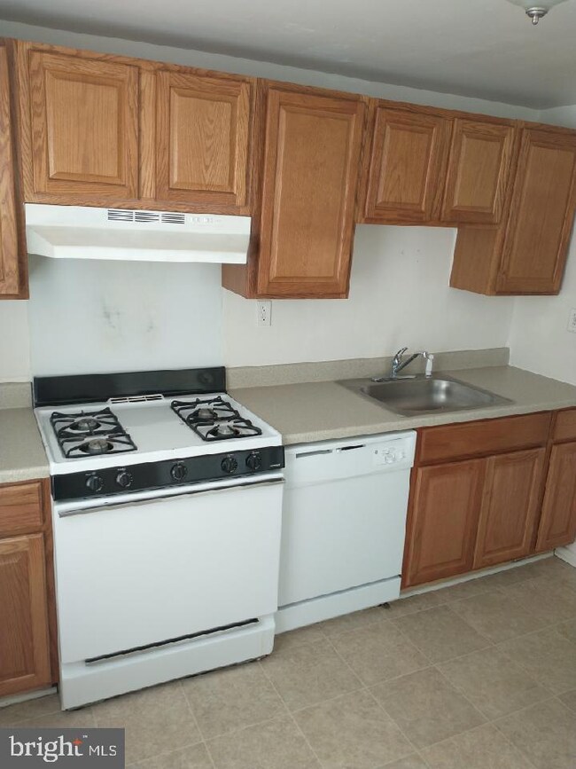 9553 Covington Place, Manassas, VA 20109 - photo 5