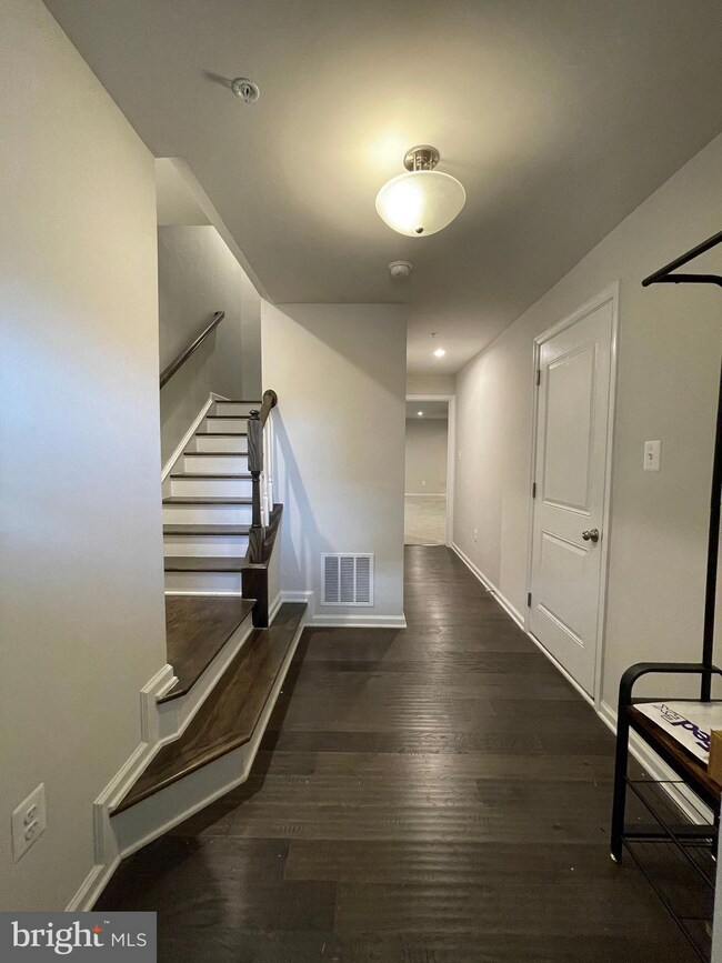 3207 Laurel Hill Rd, Hanover, MD 21076 - photo 3