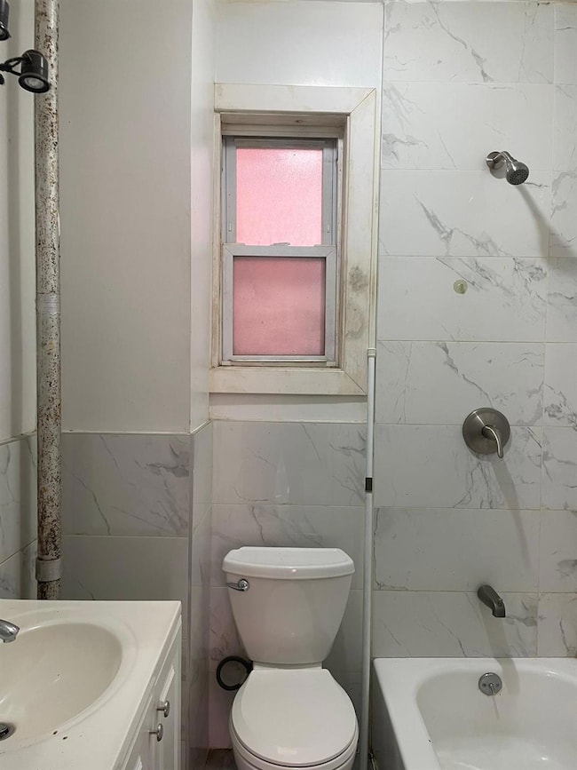 1038 E 224th St, Bronx, NY 10466 - photo 4