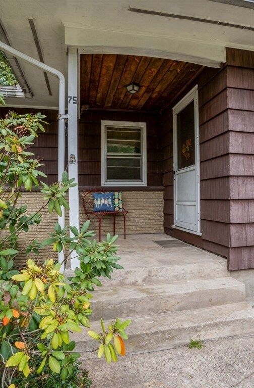 75 James St, Ludlow, MA 01056 - photo 3