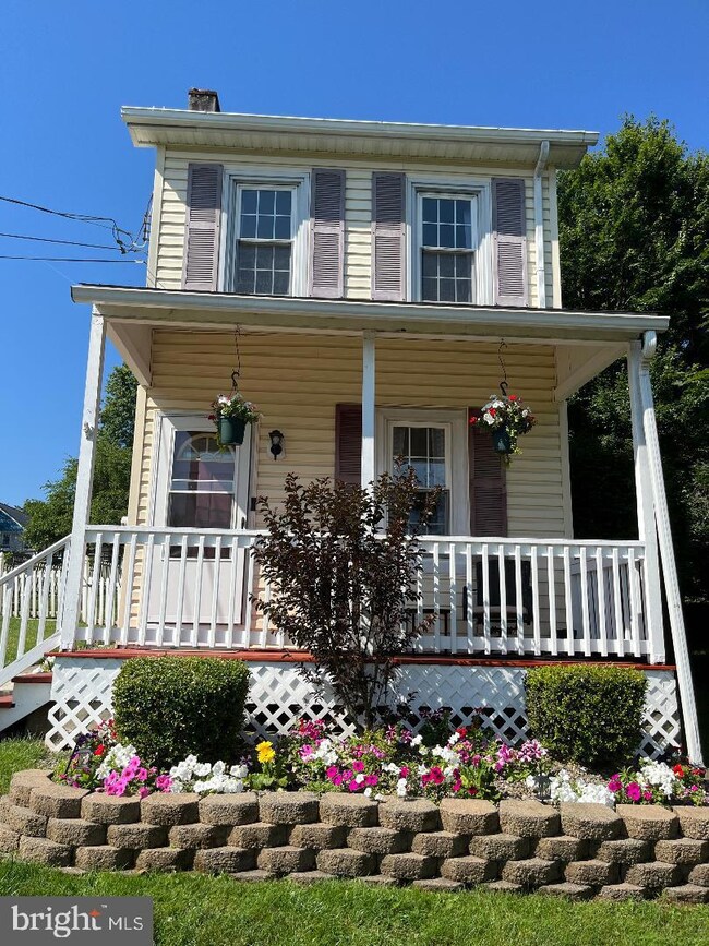 216 S And k St, Spring City, PA 19475 - photo 3