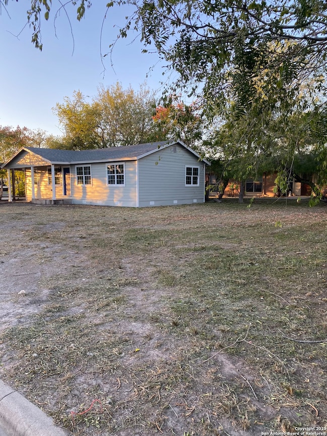 203 W 4th St, Sinton, TX 78387 - photo 2