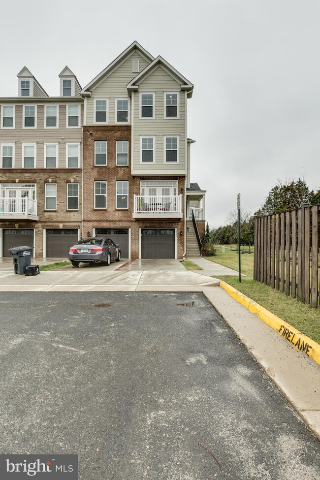 25235 Laureldale Terrace unit 2-B-1 20140821004651, Chantilly, VA 20152 - photo 7