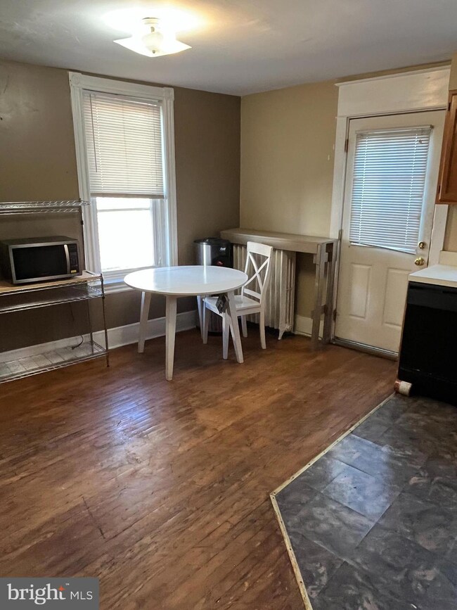 615 West Ave unit 2ND FLOOR, Jenkintown, PA 19046 - photo 3