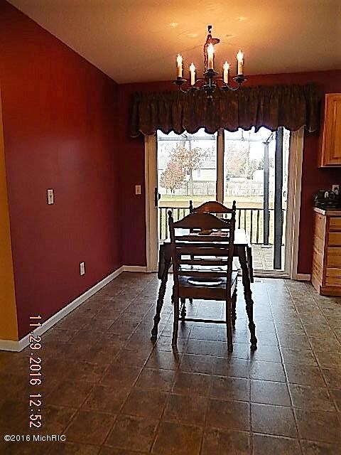 2590 Becker dining