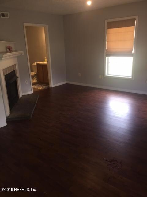 2386 Villanova Cir, Jacksonville, FL 32218 - photo 4