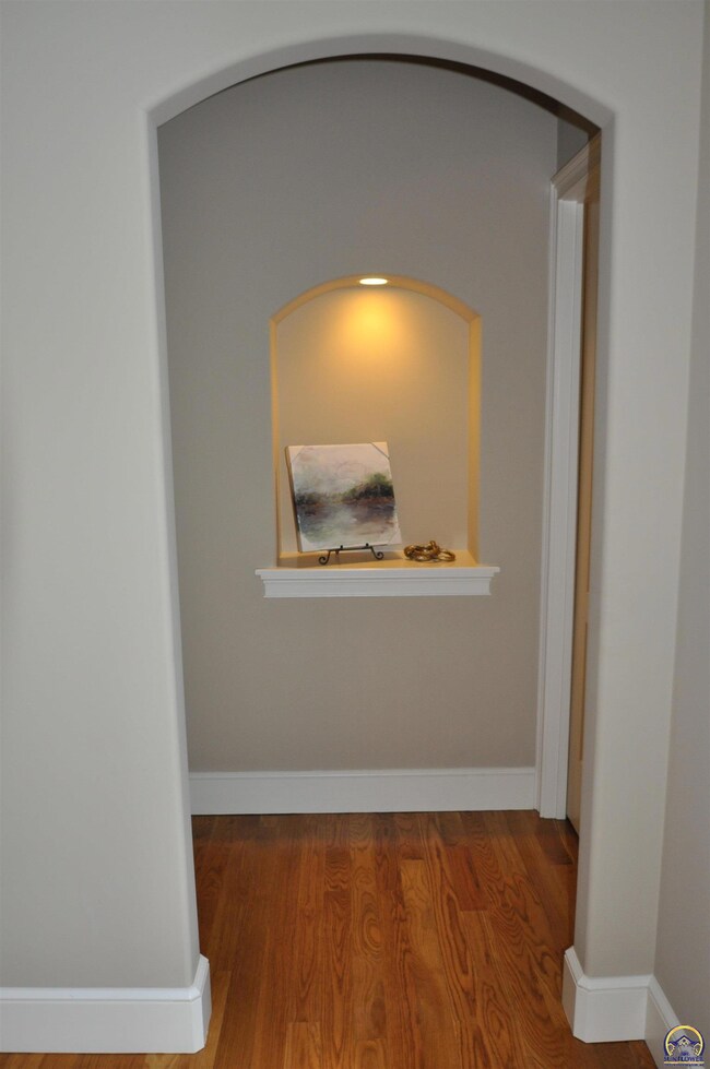 5725 SW 38th St, Topeka, KS 66610 - photo 6