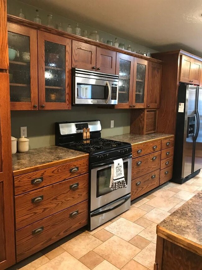 545 E Kabec Rd, North Platte, NE 69101 - photo 5