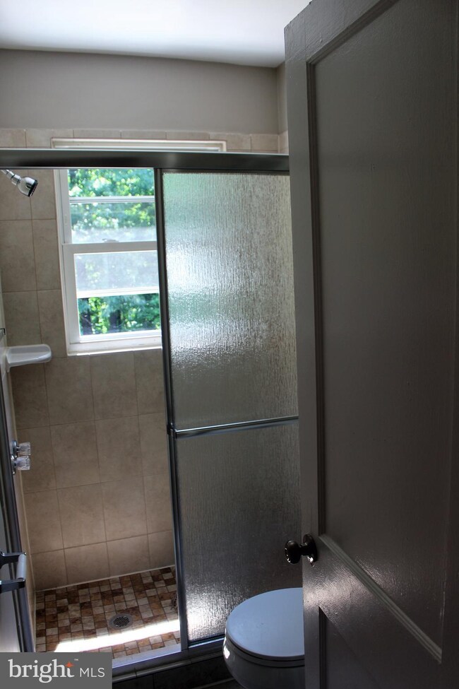 1511 Jutewood Ave, Hyattsville, MD 20785 - photo 7