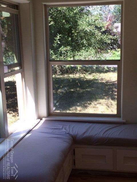 802 NE 12th St, Bend, OR 97701 - photo 6