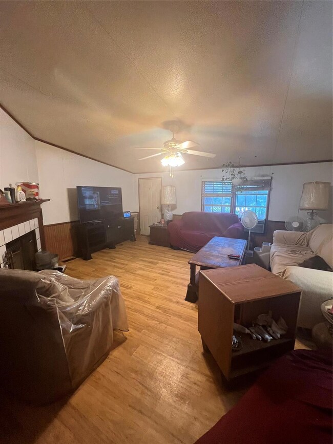 193 Finneyoaks Ln, Weatherford, TX 76085 - photo 2