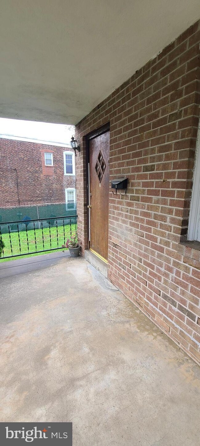 1030 Lawrence Ave, Darby, PA 19023 - photo 7