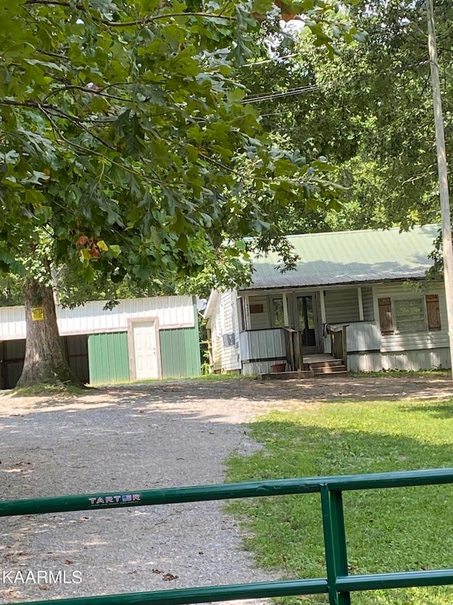 572 Claysville Rd, Crossville, TN 38571 - photo 3