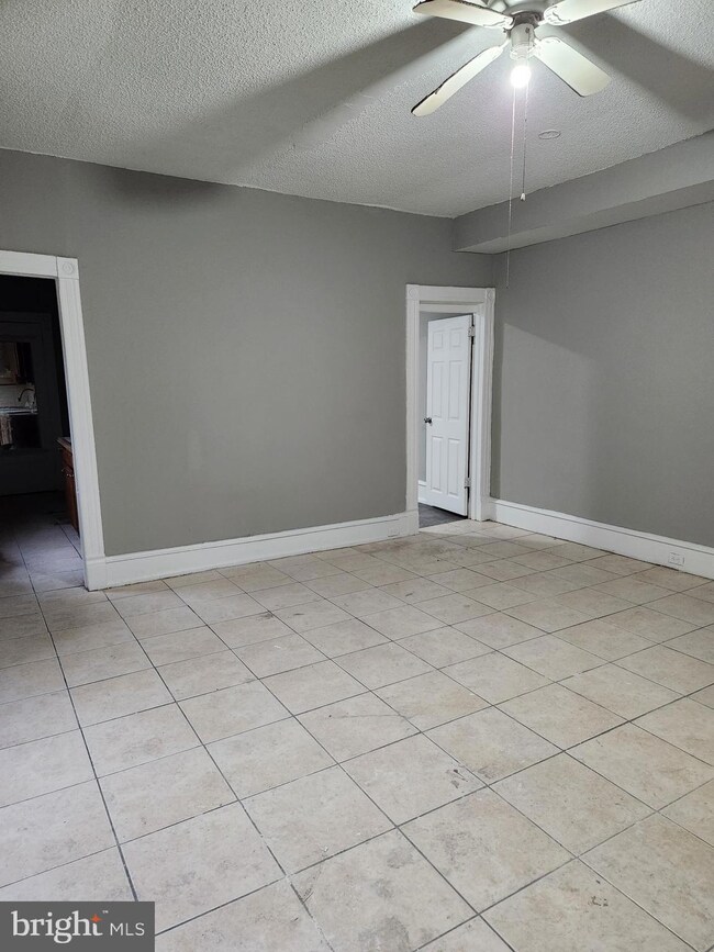 7044 Chew Ave unit 2, Philadelphia, PA 19119 - photo 3