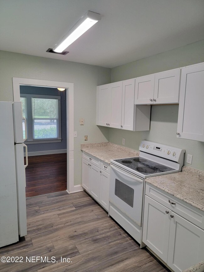 1546 Old Middleburg Rd N, Jacksonville, FL 32210 - photo 5