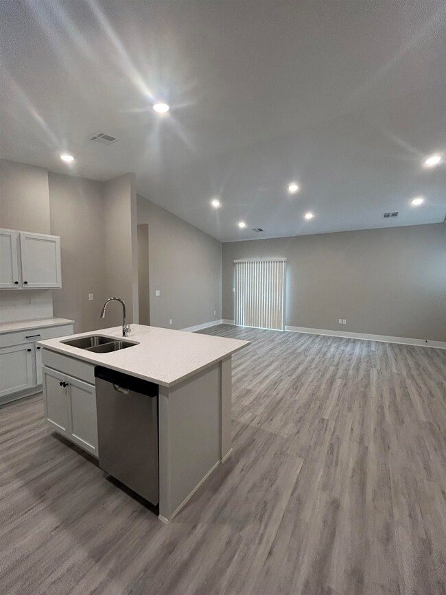 12815 E Blake St, Wichita, KS 67207 - photo 7