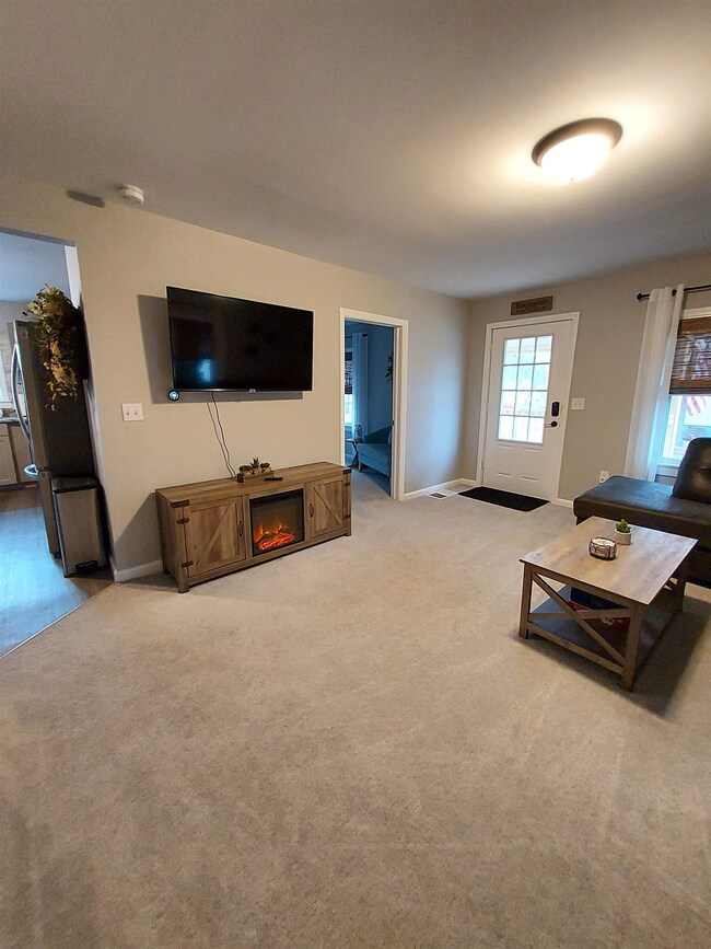 13 State St, Rochester, NH 03867 - photo 3