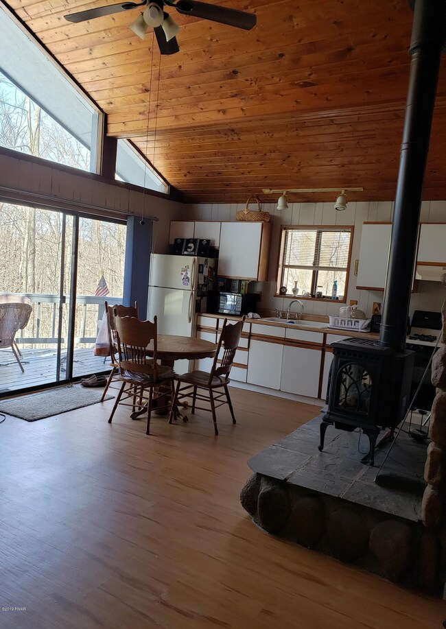 5 Beech Ln, Lake Ariel, PA 18436 - photo 4