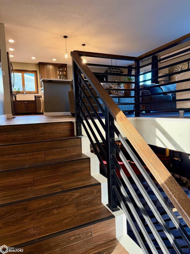 1513 2nd St SW, Clarion, IA 50525 - photo 6