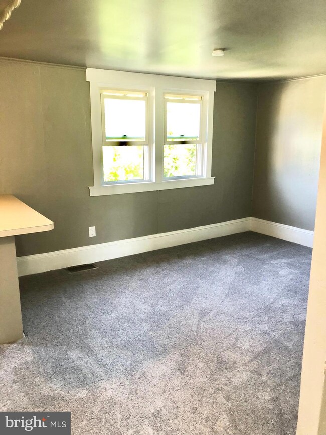 4001 Center Ave unit SECOND FLOOR, Lafayette Hill, PA 19444 - photo 7