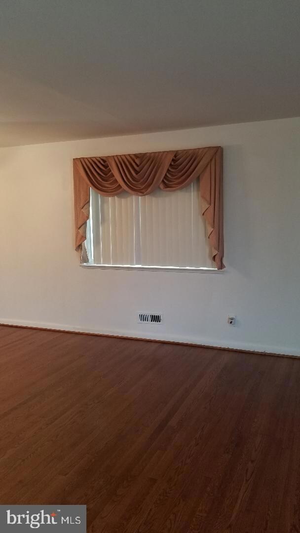 6819 Yataruba Dr, Gwynn Oak, MD 21207 - photo 4