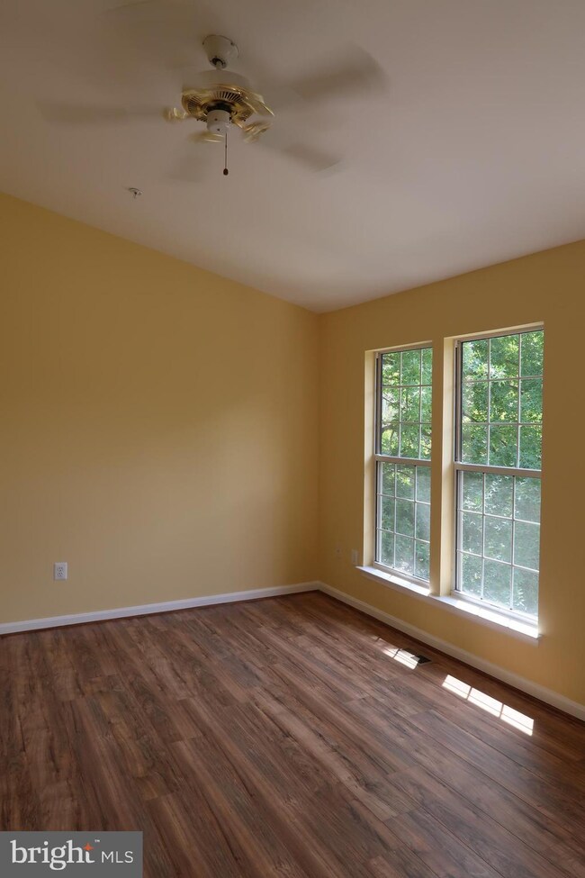 20555 Golf Course Dr, Germantown, MD 20874 - photo 3