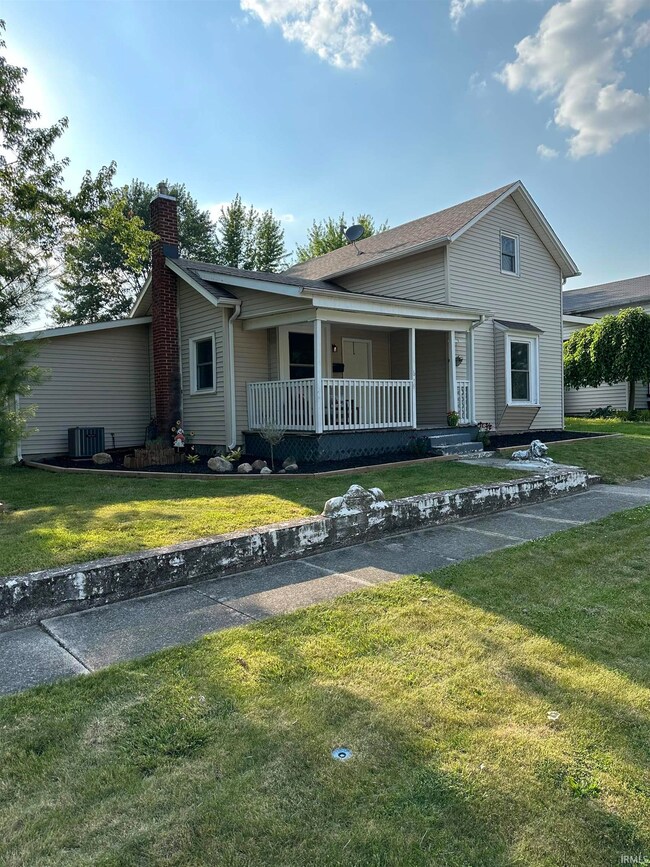 619 Douglas St, Auburn, IN 46706 - photo 2