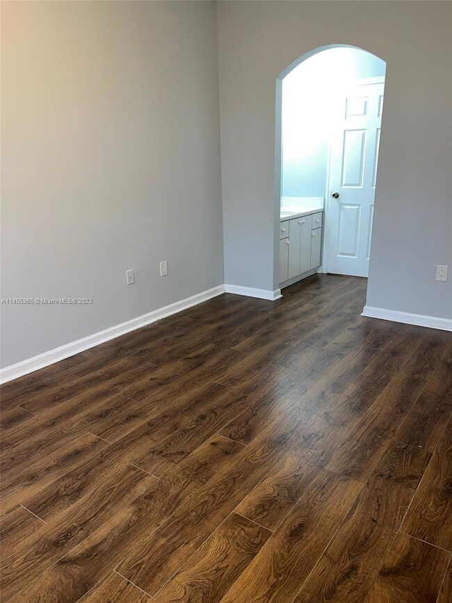 10586 SW 6th St unit 1410, Pembroke Pines, FL 33025 - photo 5