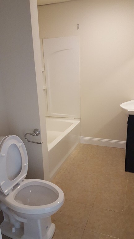 60 Queen St unit 1, Lowell, MA 01851 - photo 7