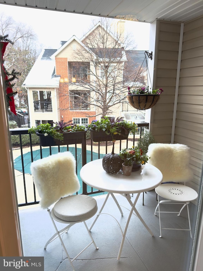 3310 Wyndham Cir unit 215, Alexandria, VA 22302 - photo 2