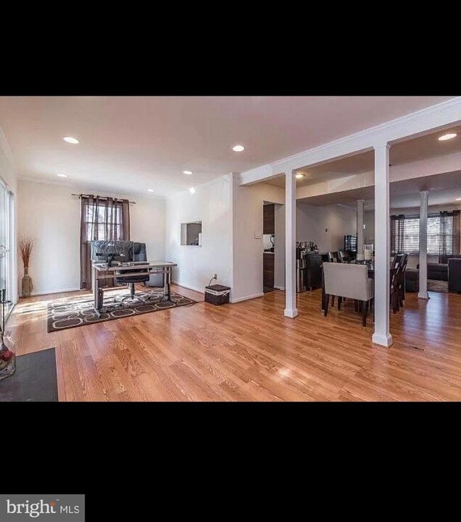 3043 Southern Elm Ct, Fairfax, VA 22031 - photo 6