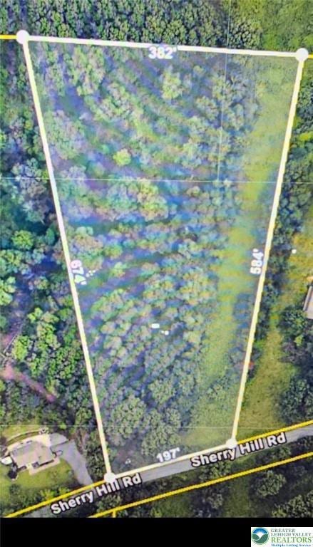 4057 Sherry Hill Rd, Hellertown, PA 18055 - photo 3