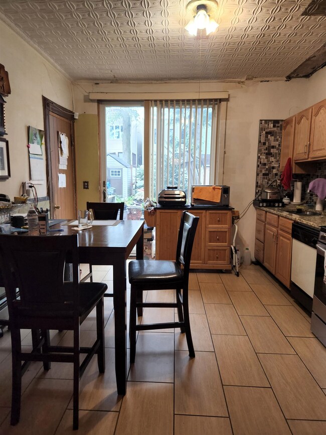 187 Hackensack Plank Rd, Weehawken Twp., NJ 07086 - photo 3