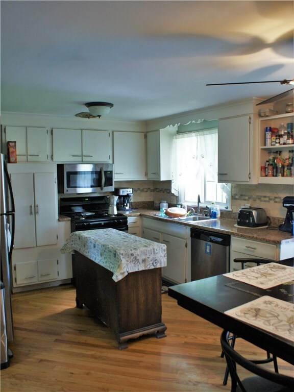 69 Adrian St, Warwick, RI 02886 - photo 4