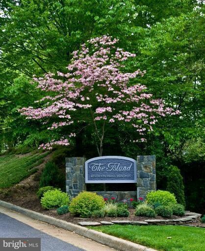 15518 Royal Crescent Ct, Dumfries, VA 22025 - photo 3