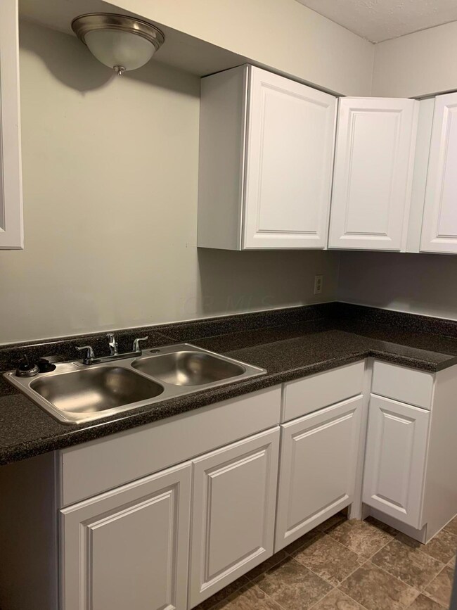 4724 Dechant Rd, Columbus, OH 43229 - photo 5