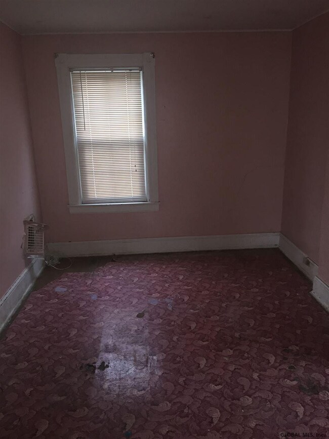 835 Vischer Ave, Schenectady, NY 12306 - photo 7