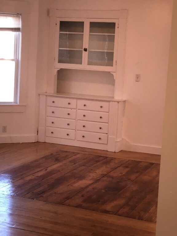 183 Methuen St unit 1st floor, Lowell, MA 01850 - photo 6