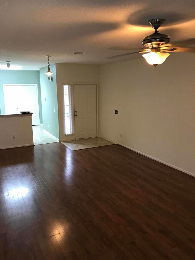 7822 Melvin Rd, Jacksonville, FL 32210 - photo 5