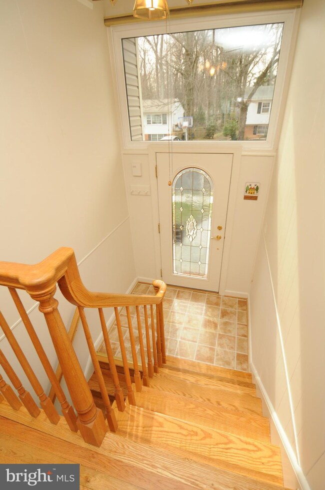 903 Lauren Ln SE, Vienna, VA 22180 - photo 2