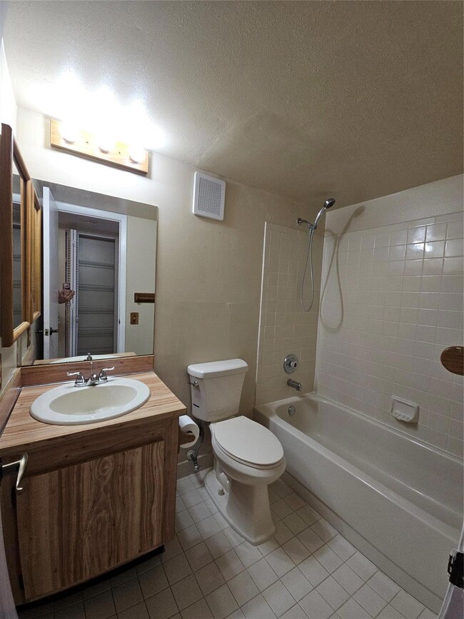 10601 NW 11th St unit 106, Pembroke Pines, FL 33026 - photo 7