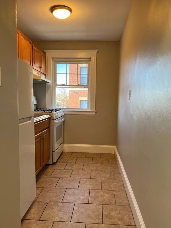 119 Lewis St unit 26, Lynn, MA 01902 - photo 3
