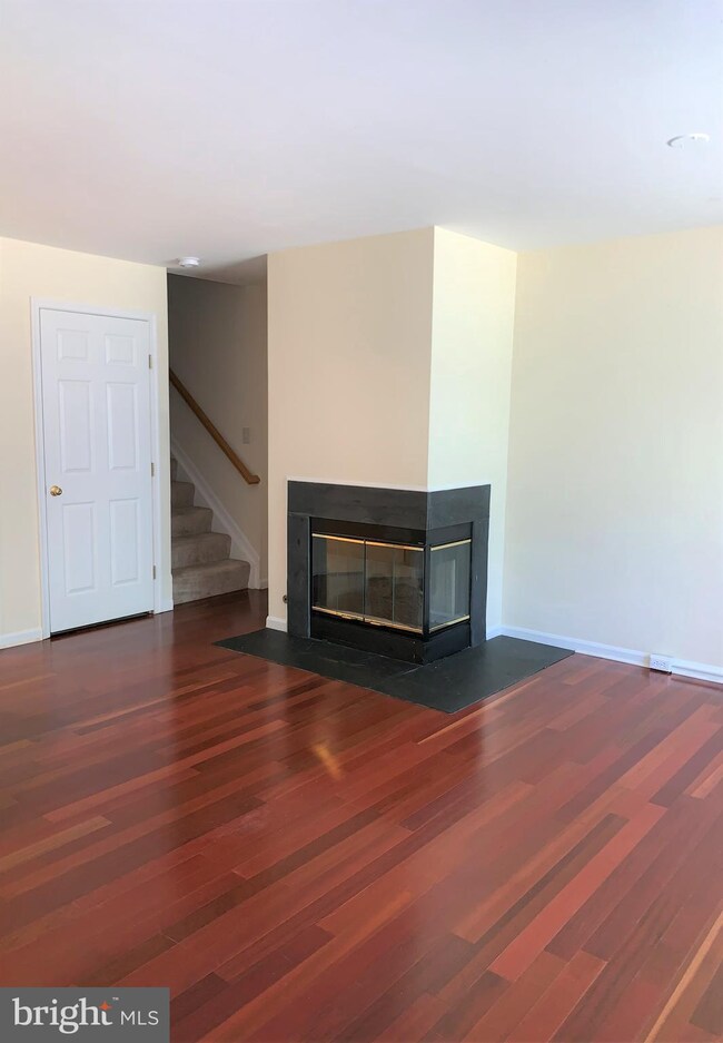 8307 Green Heron Way unit 11, Lorton, VA 22079 - photo 5