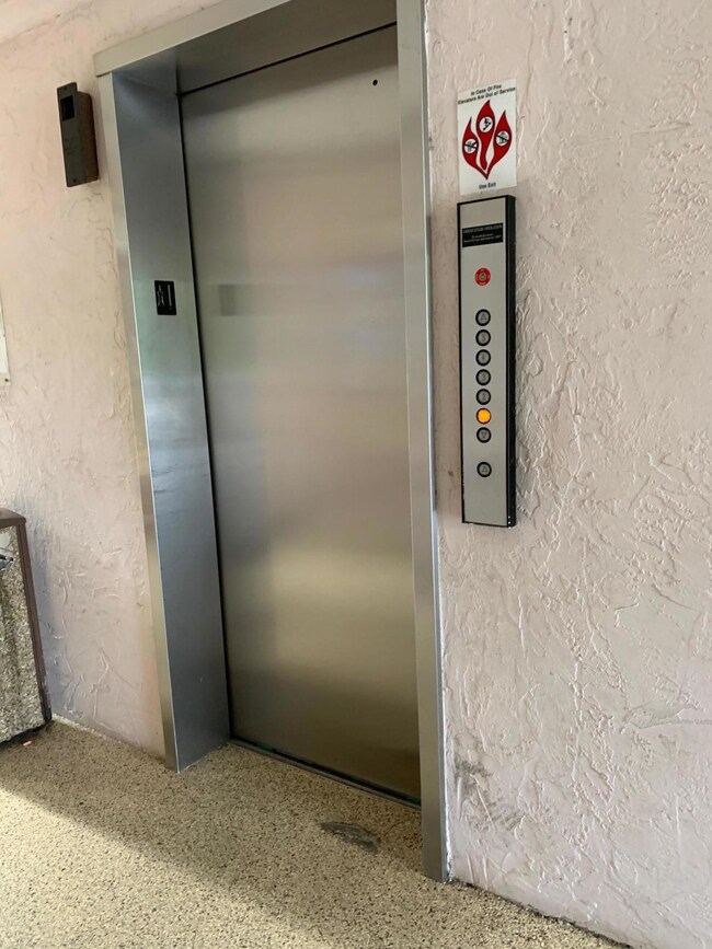 tomoka oakwood elevator main level
