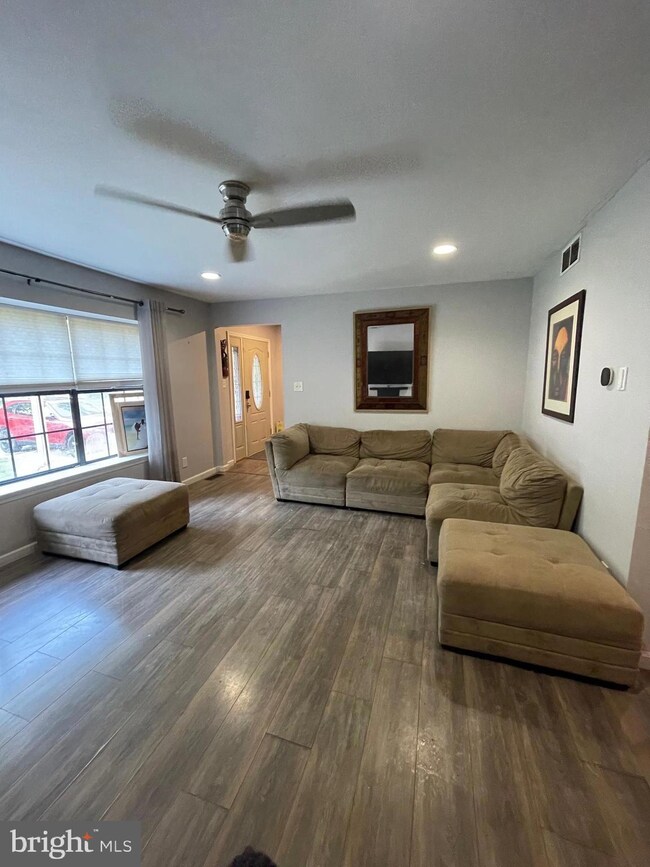 205 Grasmur Turn, Clementon, NJ 08021 - photo 4